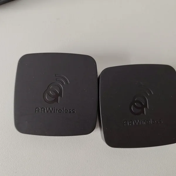 Foto van 2x AAWireless v1 - Android Auto/Apple Carplay dongles