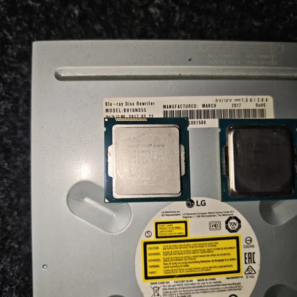 Foto van Intel Core i7-4790 Tray