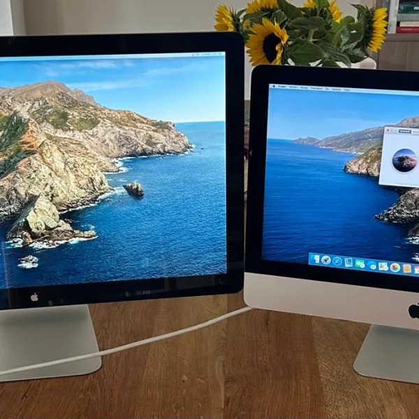 Apple iMac 21.5-inch & LED Cinema Display (27-inch)