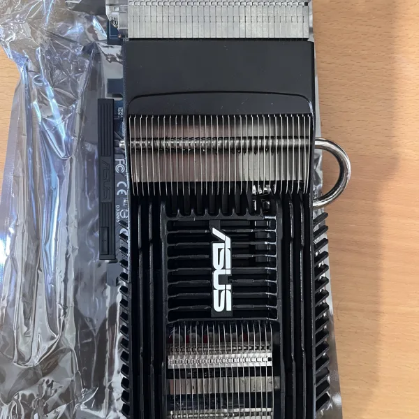 Foto van ASUS GeForce EN9600GT Silent (512MB GDDR3)