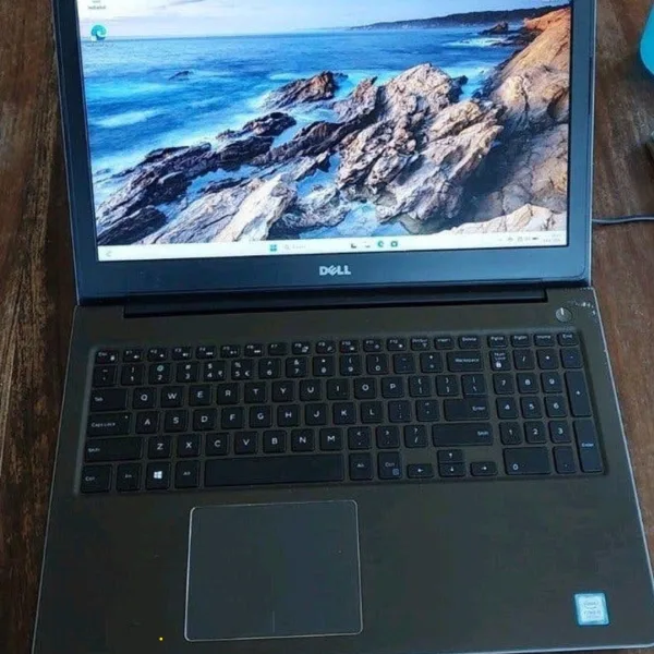 Foto van Dell Vostro 5568 | W11Pro | i5 | 8GB | 240 GB