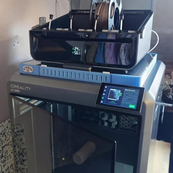 Foto van Creality K2+ 1200 uur , CFS , Maniakaal onderhouden.