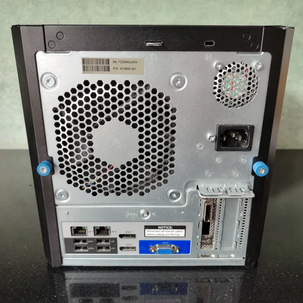 HPE ProLiant MicroServer Gen10 - incl. 5x 3TB SAS + SSD & 16GB ECC