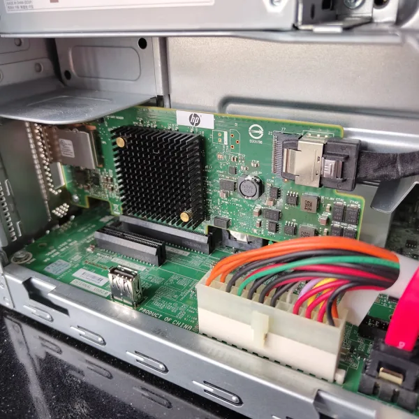 HPE ProLiant MicroServer Gen10 - incl. 5x 3TB SAS + SSD & 16GB ECC